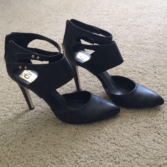 DV by Dolce Vita Shoes - DV Dolce Vita closed toe pumps